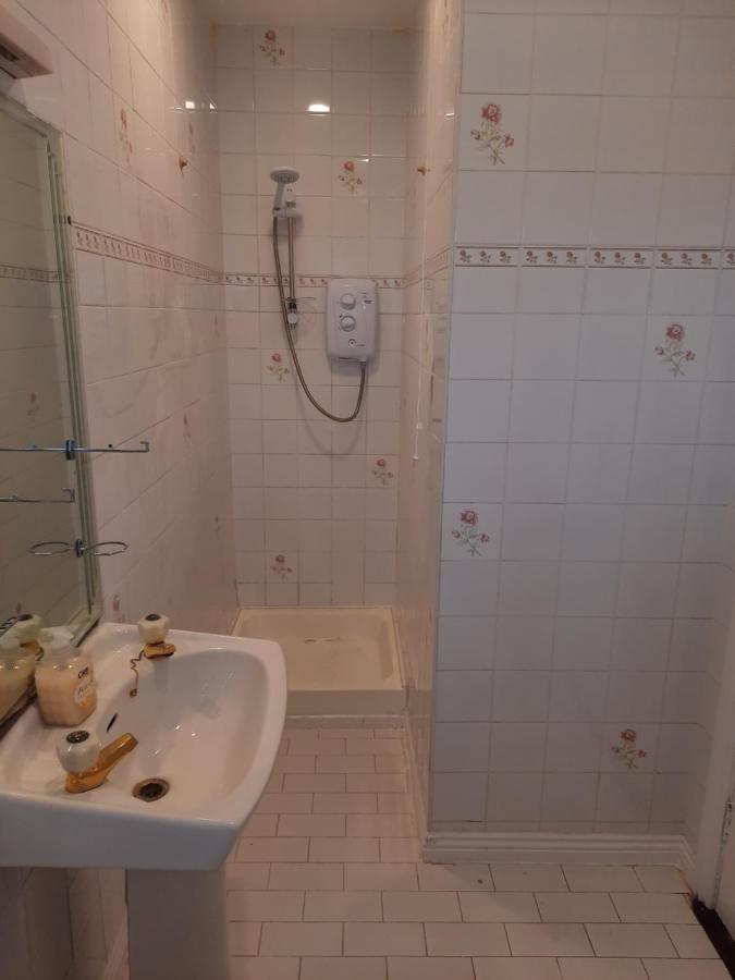 4 Bedroom, 15 Min To Limerick City Quiet Retreat. ภายนอก รูปภาพ
