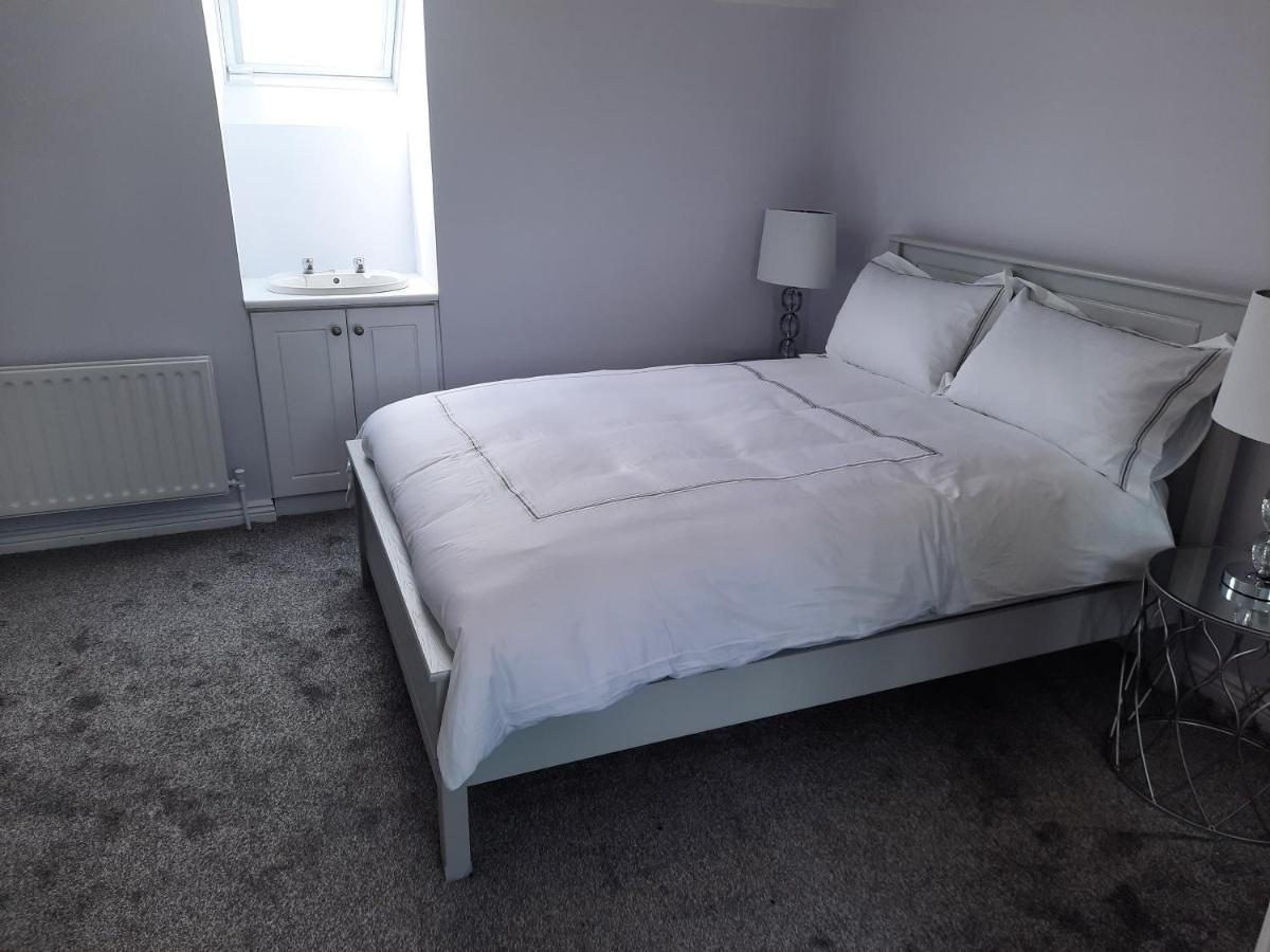 4 Bedroom, 15 Min To Limerick City Quiet Retreat. ภายนอก รูปภาพ