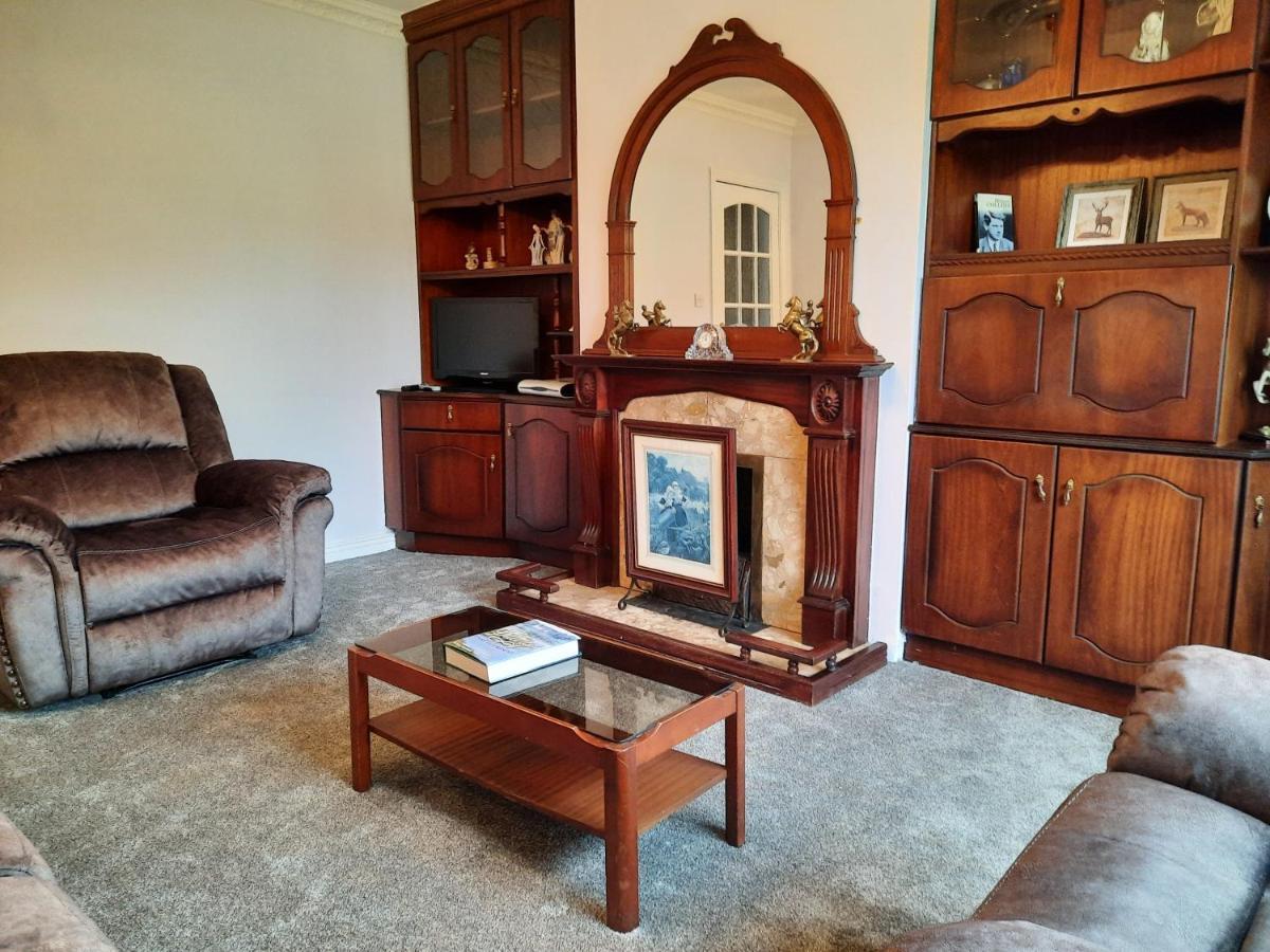 4 Bedroom, 15 Min To Limerick City Quiet Retreat. ภายนอก รูปภาพ