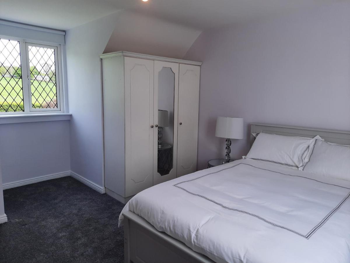 4 Bedroom, 15 Min To Limerick City Quiet Retreat. ภายนอก รูปภาพ