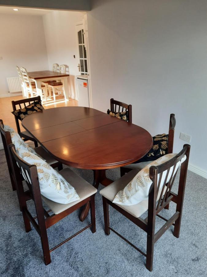 4 Bedroom, 15 Min To Limerick City Quiet Retreat. ภายนอก รูปภาพ