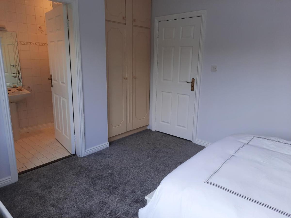 4 Bedroom, 15 Min To Limerick City Quiet Retreat. ภายนอก รูปภาพ