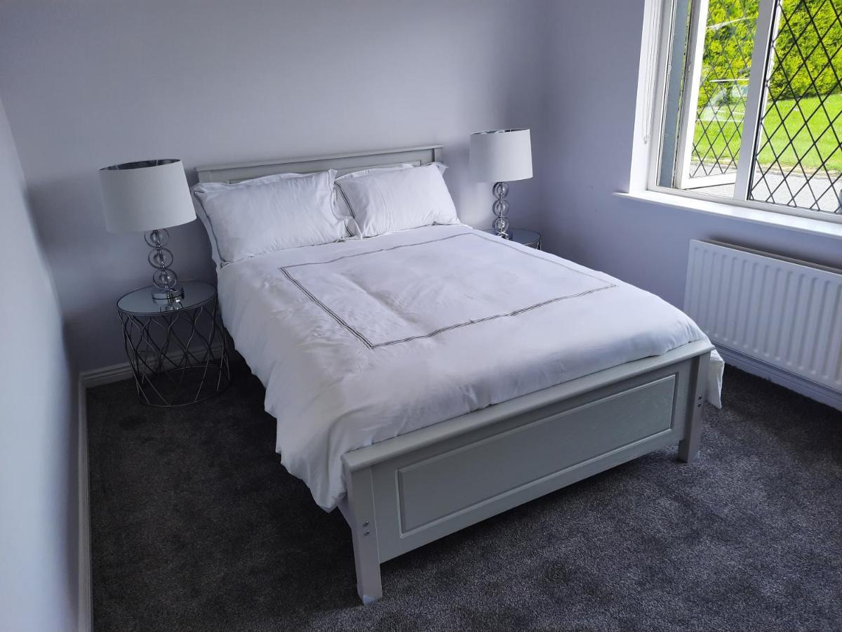 4 Bedroom, 15 Min To Limerick City Quiet Retreat. ภายนอก รูปภาพ