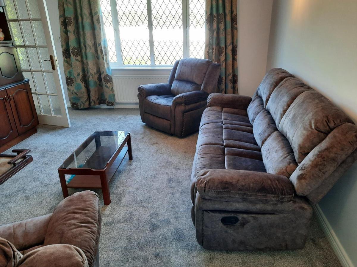 4 Bedroom, 15 Min To Limerick City Quiet Retreat. ภายนอก รูปภาพ